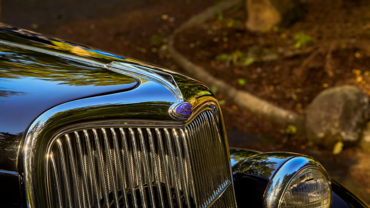 1935 Ford Model 48 & 68 - Image 9 of 31