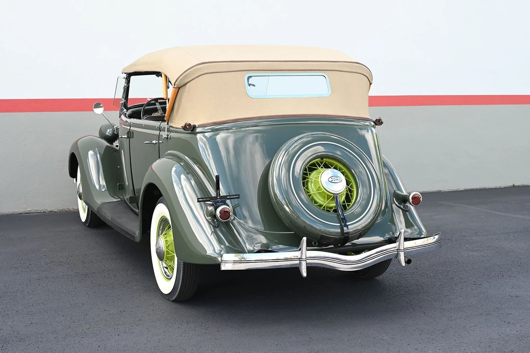 1935 Ford Model 48 & 68 - Image 28 of 31