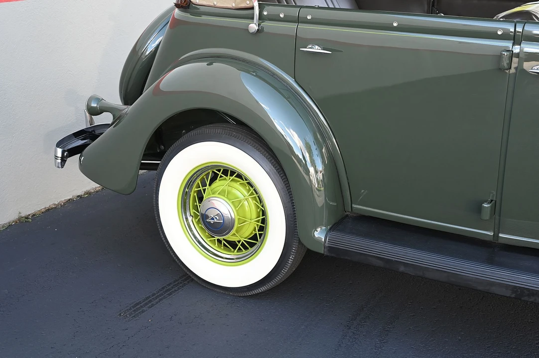 1935 Ford Model 48 & 68 - Image 9 of 31