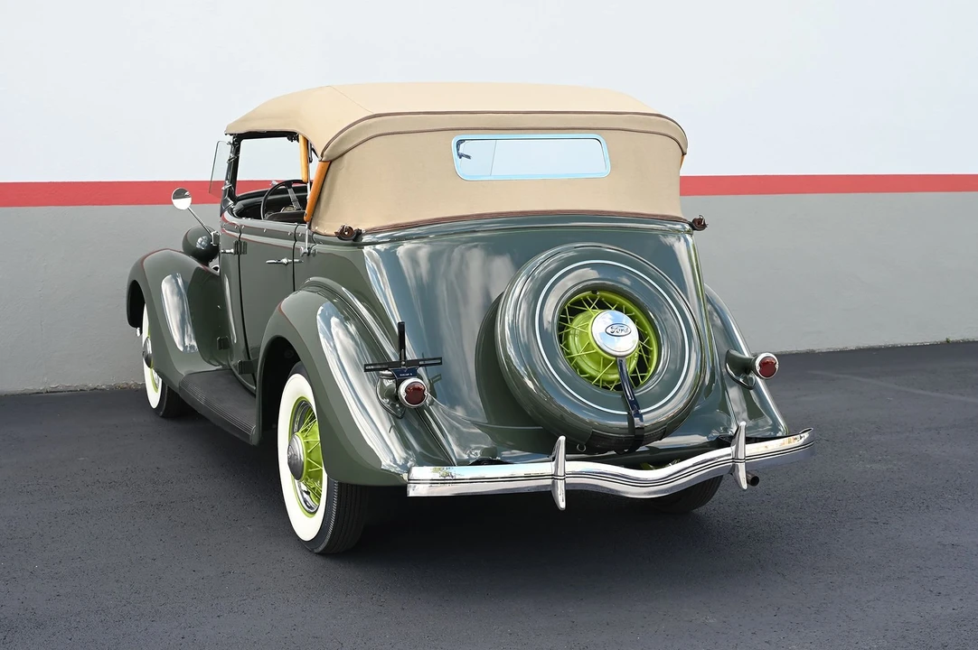 1935 Ford Model 48 & 68 - Image 29 of 31