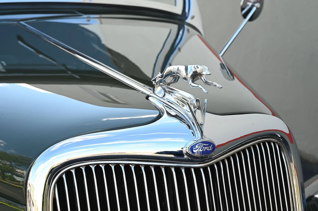 1935 Ford Model 48 & 68 - Image 16 of 31
