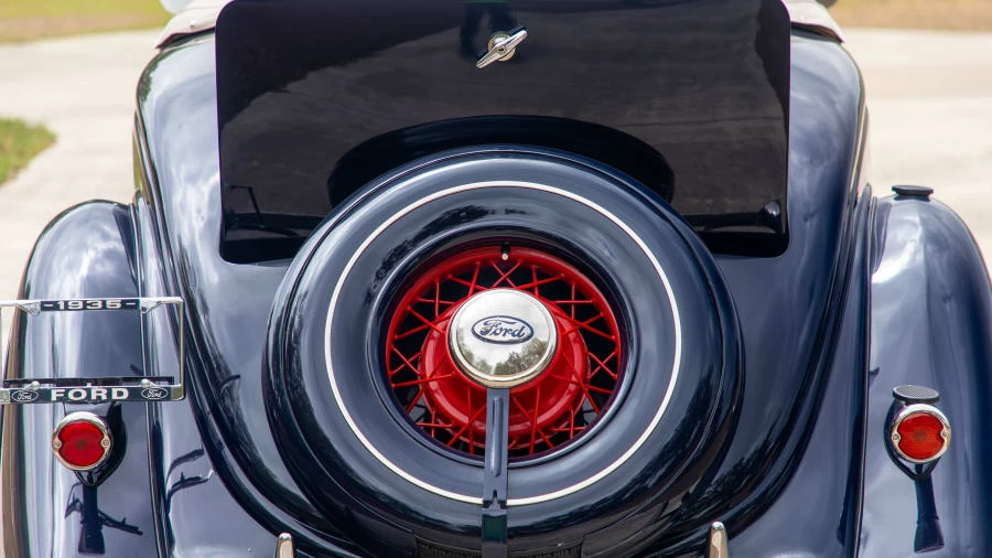 1935 Ford Model 48 & 68 - Image 11 of 14