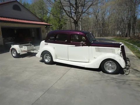 1935 Ford Sedan