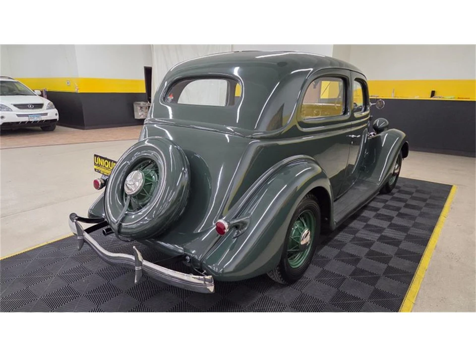 1935 Ford Model 48 & 68 - Image 4 of 31