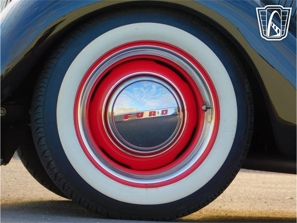 1935 Ford Model 48 & 68 - Image 7 of 31