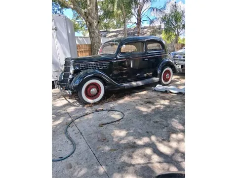 1935 Ford Tudor Sedan