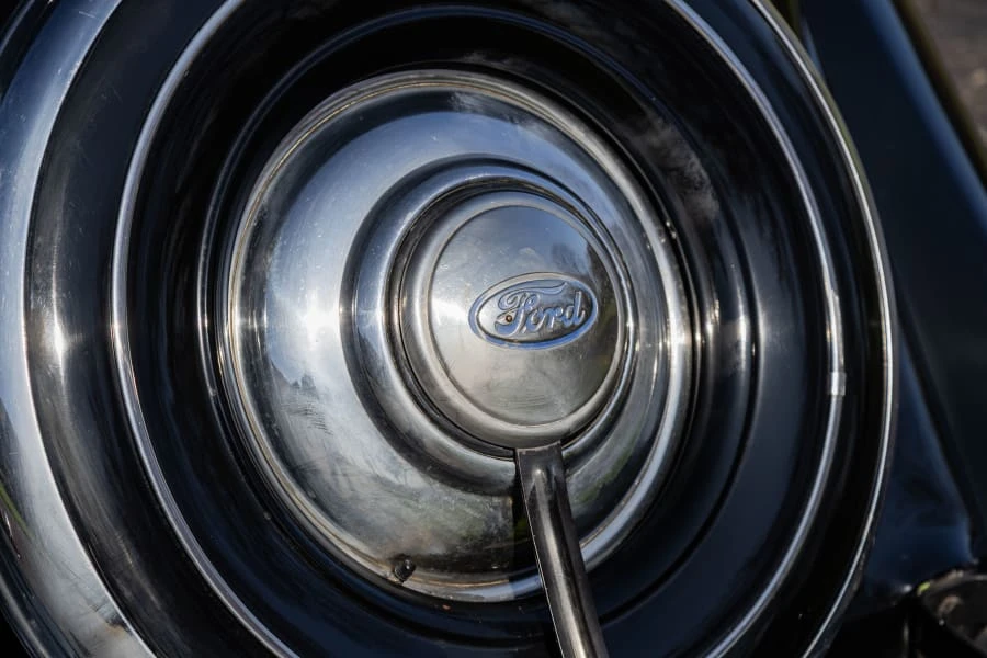 1935 Ford Model 48 & 68 - Image 18 of 31