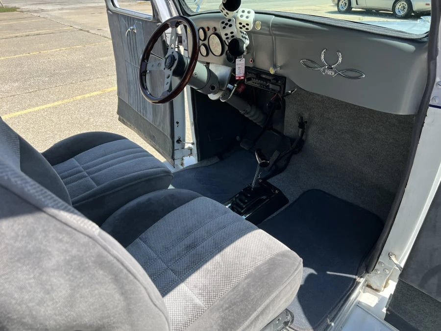 1935 Ford Model 48 & 68 - Image 10 of 13