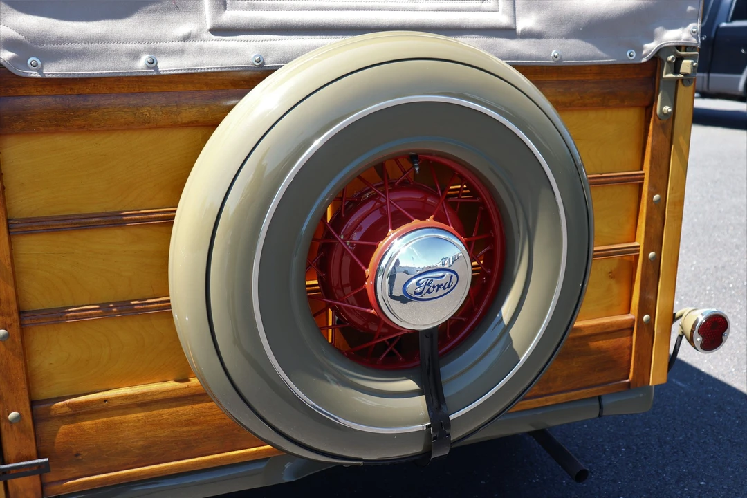 1935 Ford Model 48 & 68 - Image 21 of 31