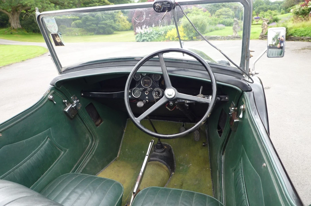 1935 Morris - Image 2 of 3
