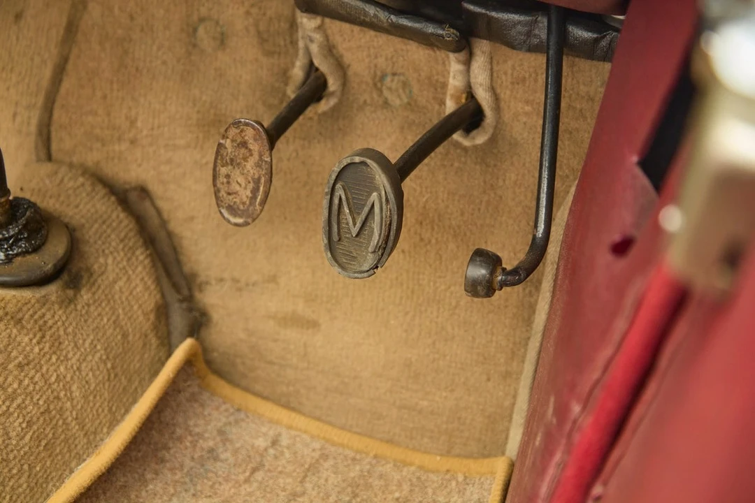 1935 Morris - Image 6 of 30