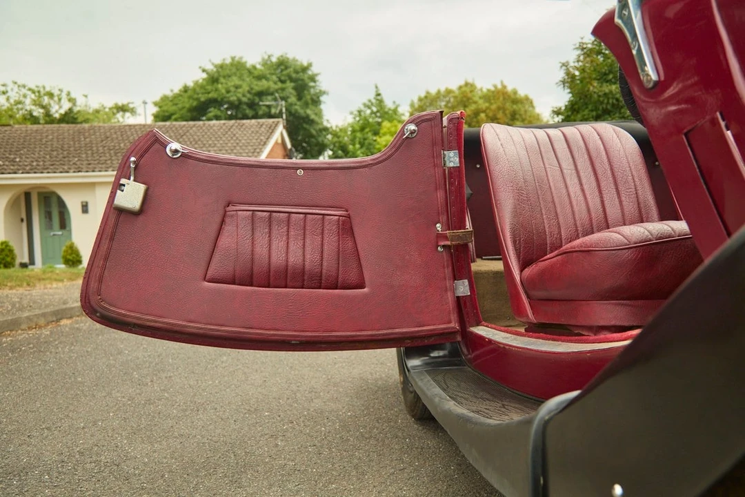 1935 Morris - Image 10 of 30