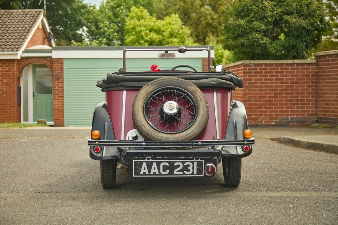 1935 Morris - Image 17 of 30