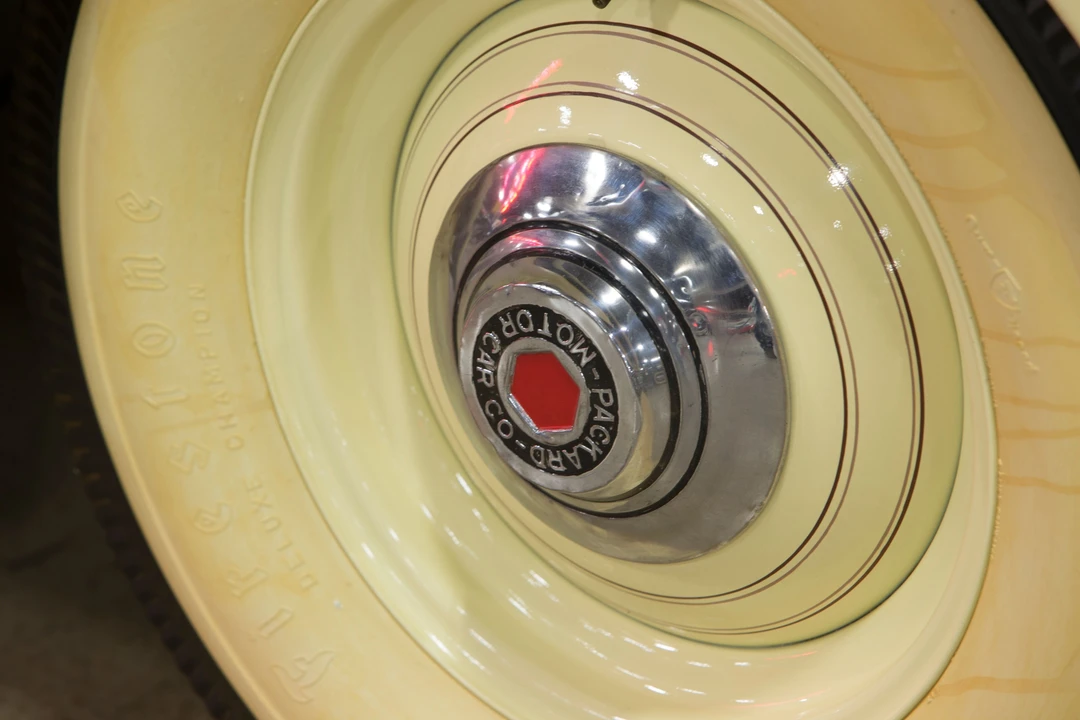1935 Packard Eight - Image 6 of 8