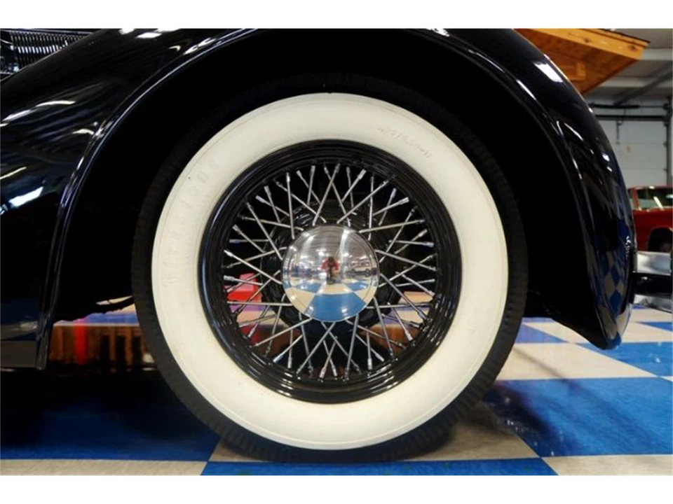 1935 Packard Eight - Image 4 of 11