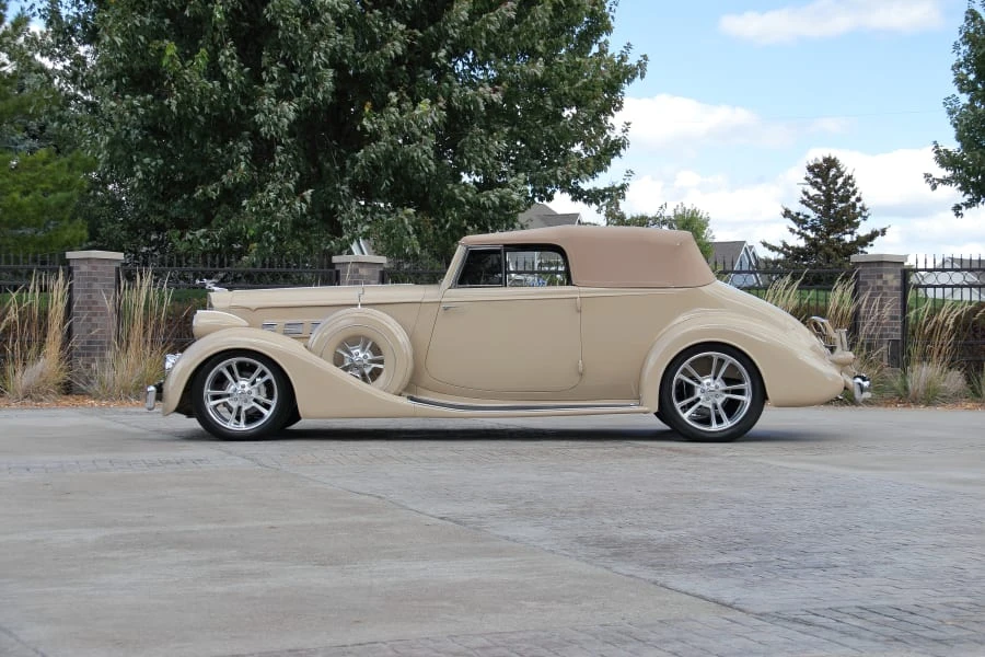 1935 Packard Eight - Image 13 of 29