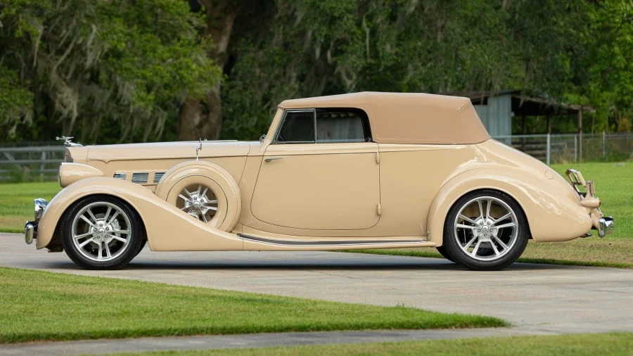 1935 Packard Eight - Image 2 of 31