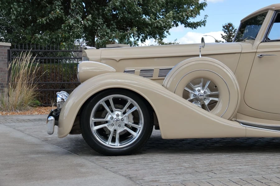 1935 Packard Eight - Image 10 of 29