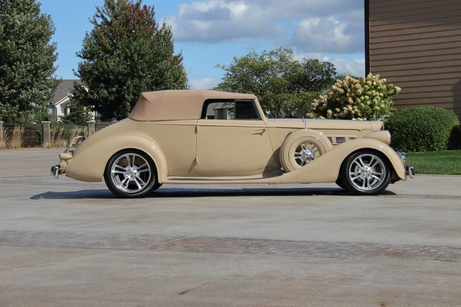 1935 Packard Eight - Image 2 of 29