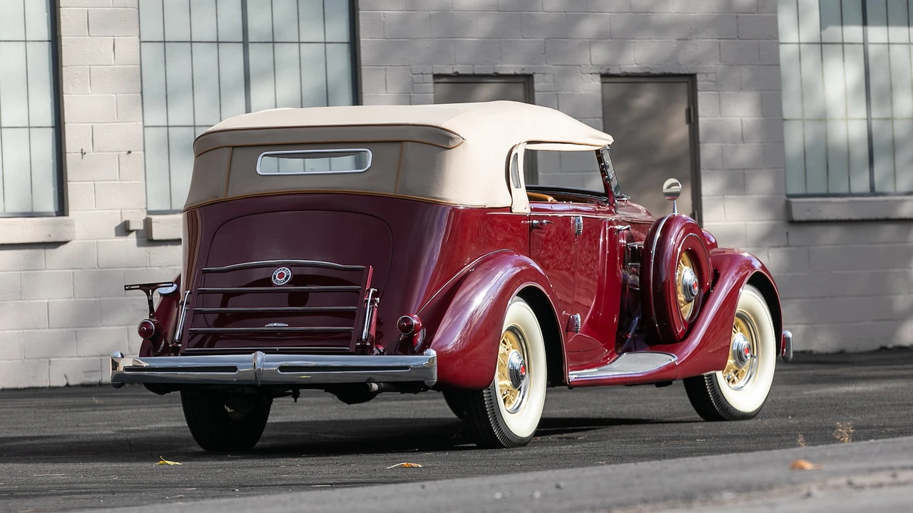 1935 Packard Eight - Image 10 of 16