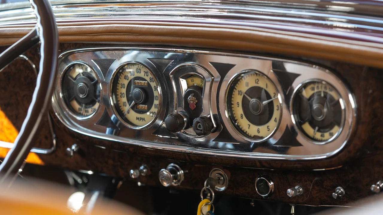 1935 Packard Eight - Image 12 of 16