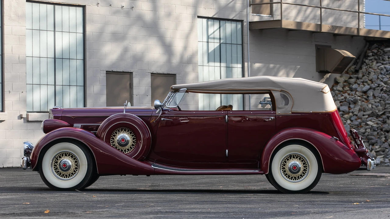 1935 Packard Eight - Image 2 of 16