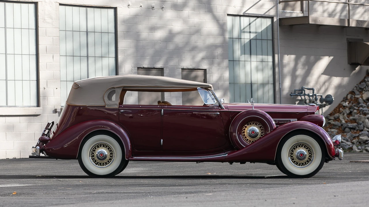 1935 Packard Eight - Image 8 of 16