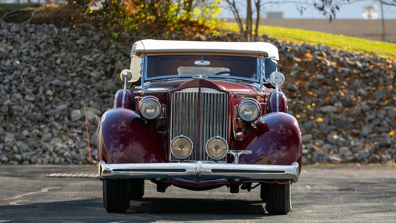 1935 Packard Eight - Image 9 of 16