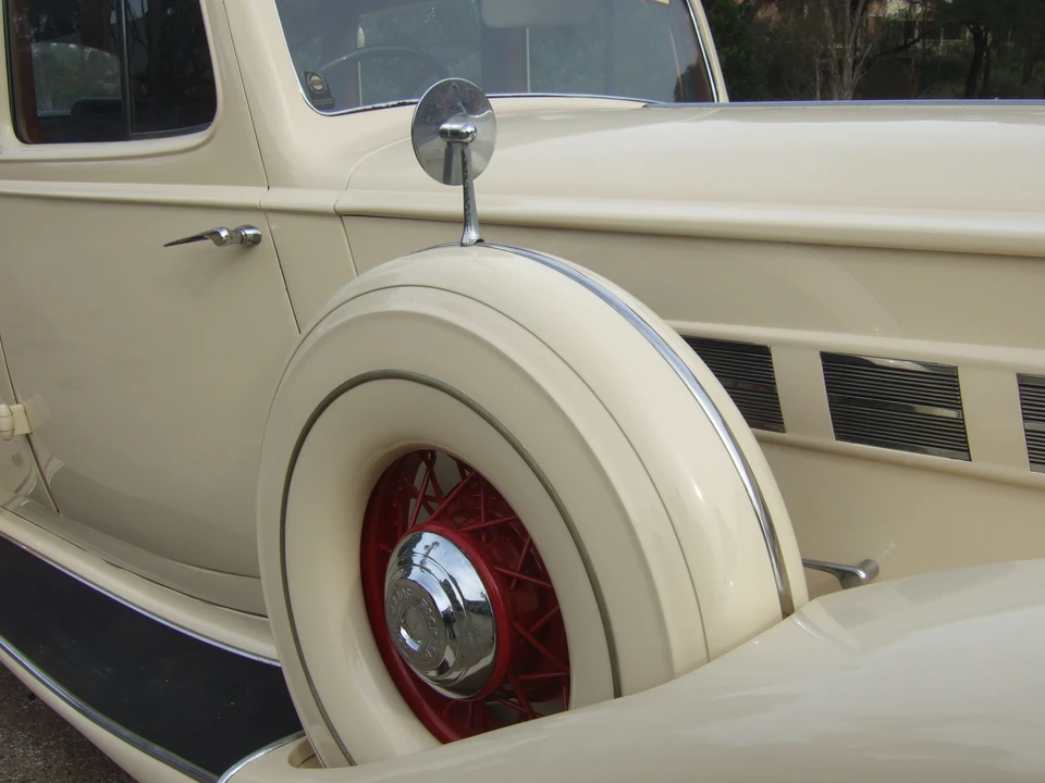 1935 Packard Eight - Image 5 of 14