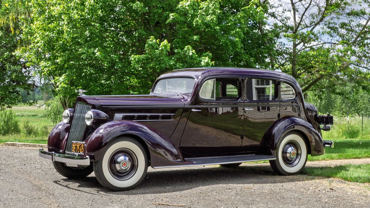 1935 Packard Eight - Image 6 of 31