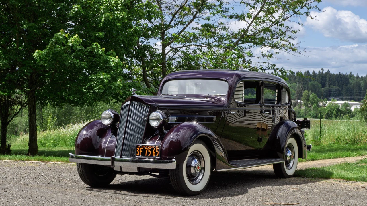 1935 Packard Eight - Image 5 of 31