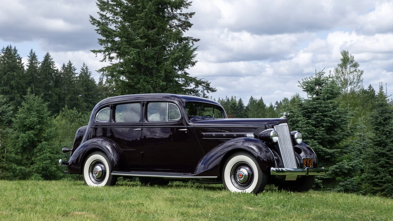 1935 Packard Eight - Image 14 of 31