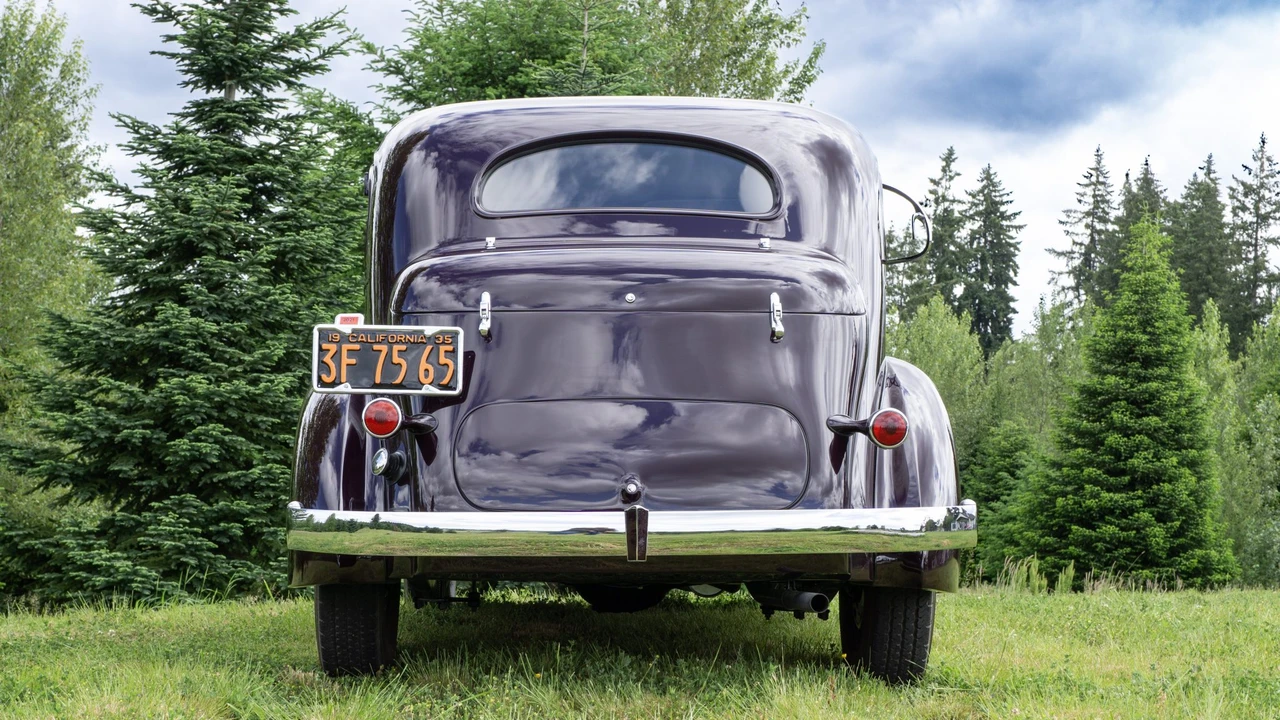 1935 Packard Eight - Image 11 of 31