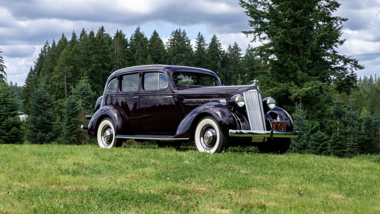 1935 Packard Eight - Image 16 of 31