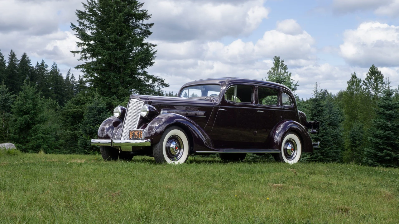 1935 Packard Eight - Image 7 of 31