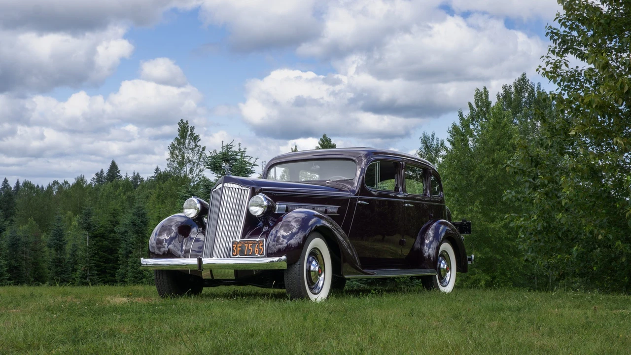 1935 Packard Eight - Image 4 of 31