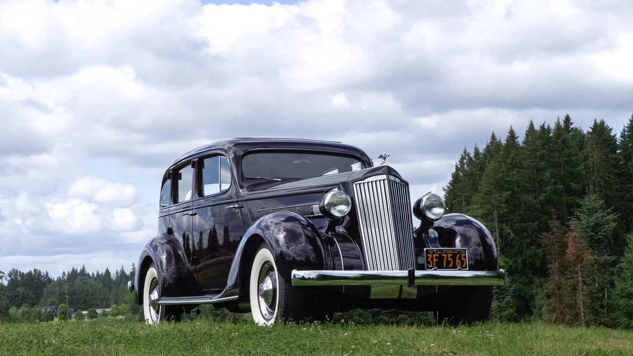 1935 Packard Eight - Image 17 of 31