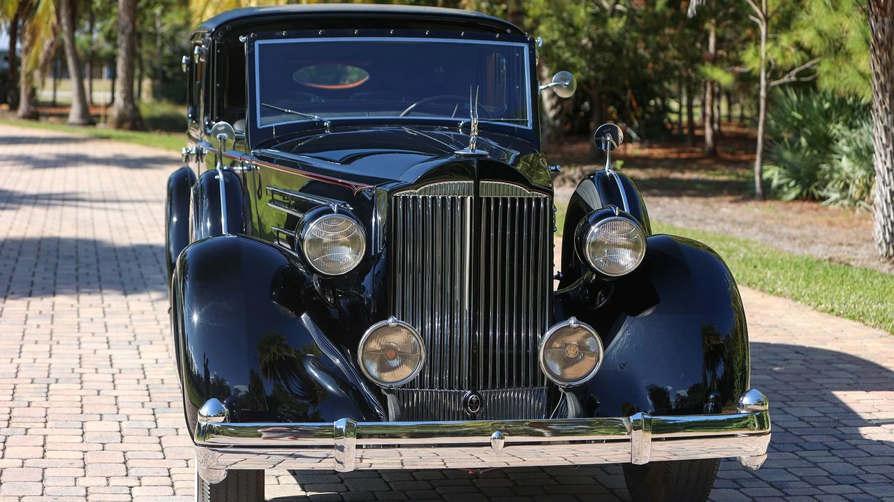 1935 Packard Twelve - Image 18 of 31