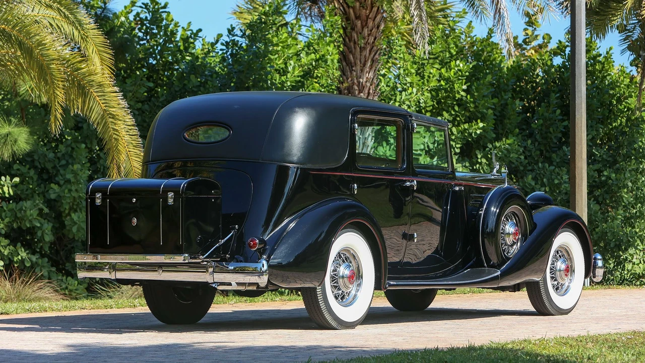 1935 Packard Twelve - Image 13 of 31