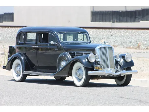 1935 Pierce-Arrow 845 Enclosed Drive Limousine