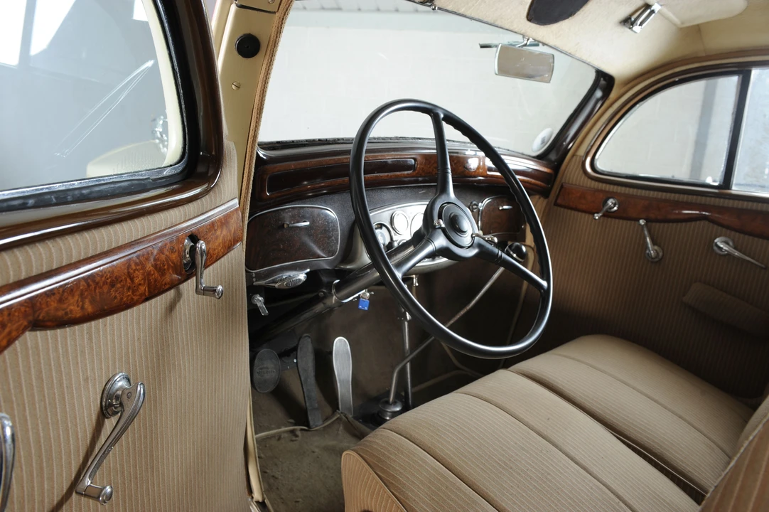 1935 Pierce-Arrow - Image 2 of 6