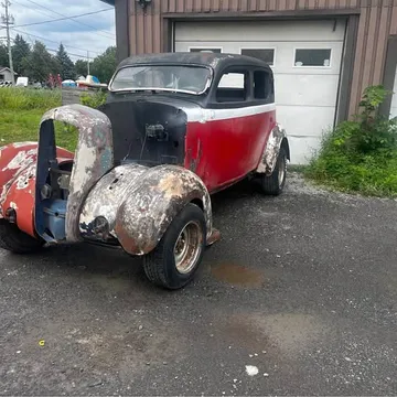 1935 Plymouth Deluxe