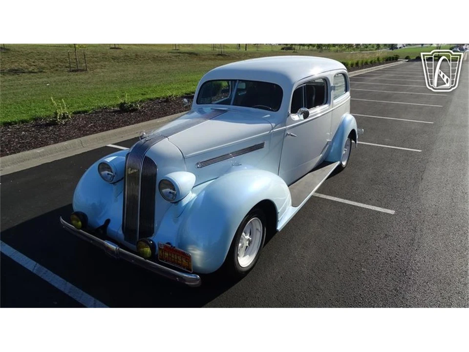 1935 Pontiac - Image 2 of 31