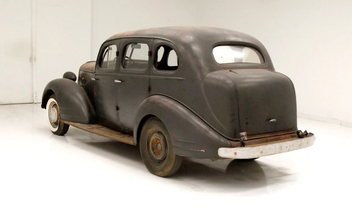 1935 Pontiac - Image 3 of 31