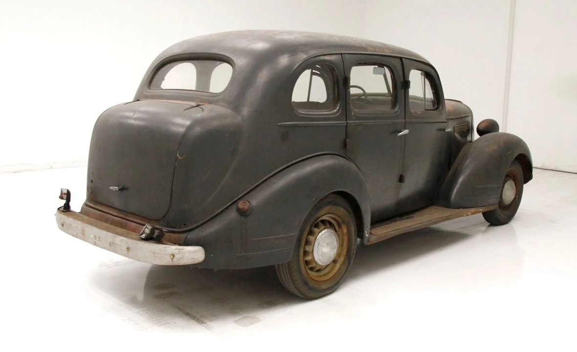1935 Pontiac - Image 5 of 31