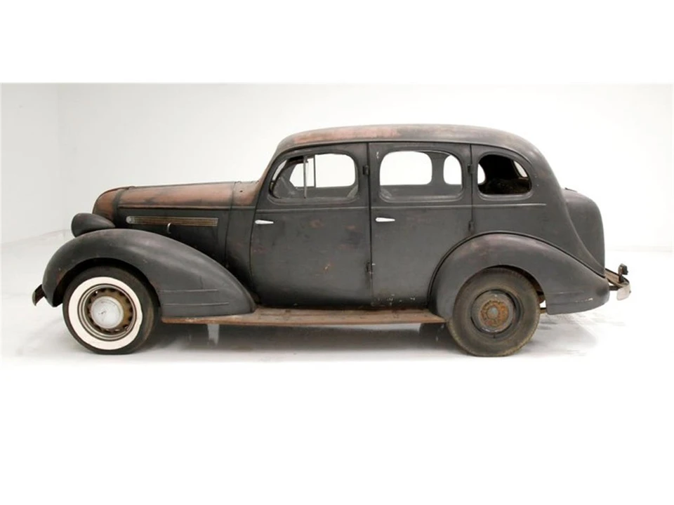 1935 Pontiac - Image 2 of 31