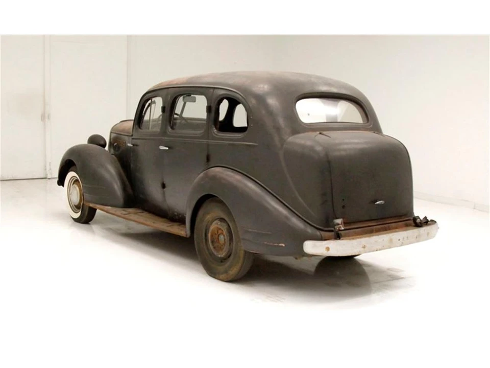 1935 Pontiac - Image 3 of 31