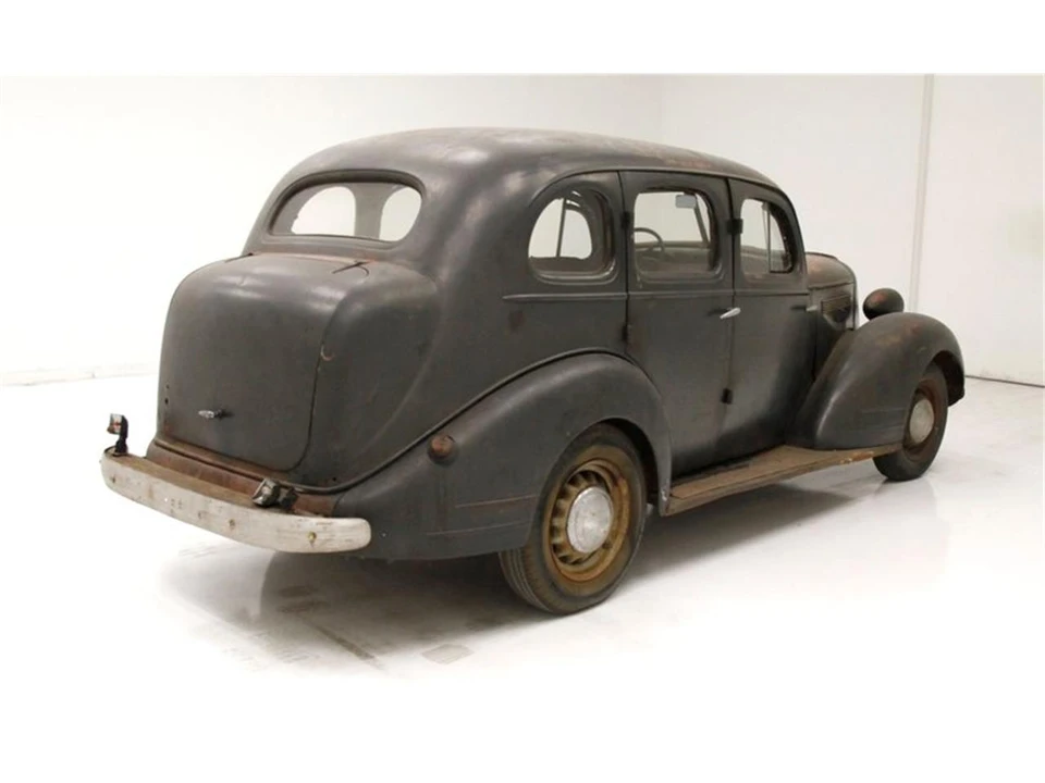 1935 Pontiac - Image 5 of 31