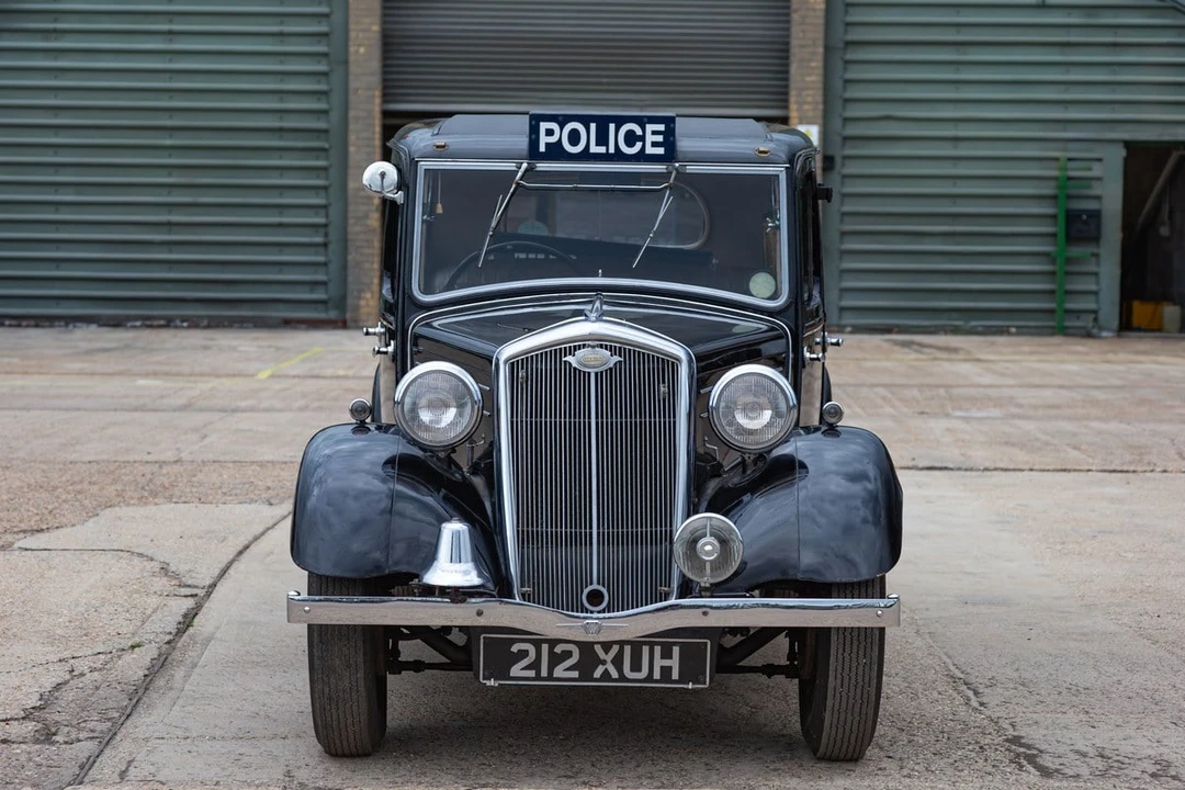 1935 Wolseley - Image 2 of 30