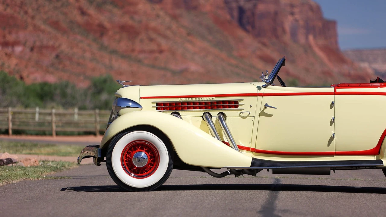 1936 Auburn Speedster - Image 16 of 31